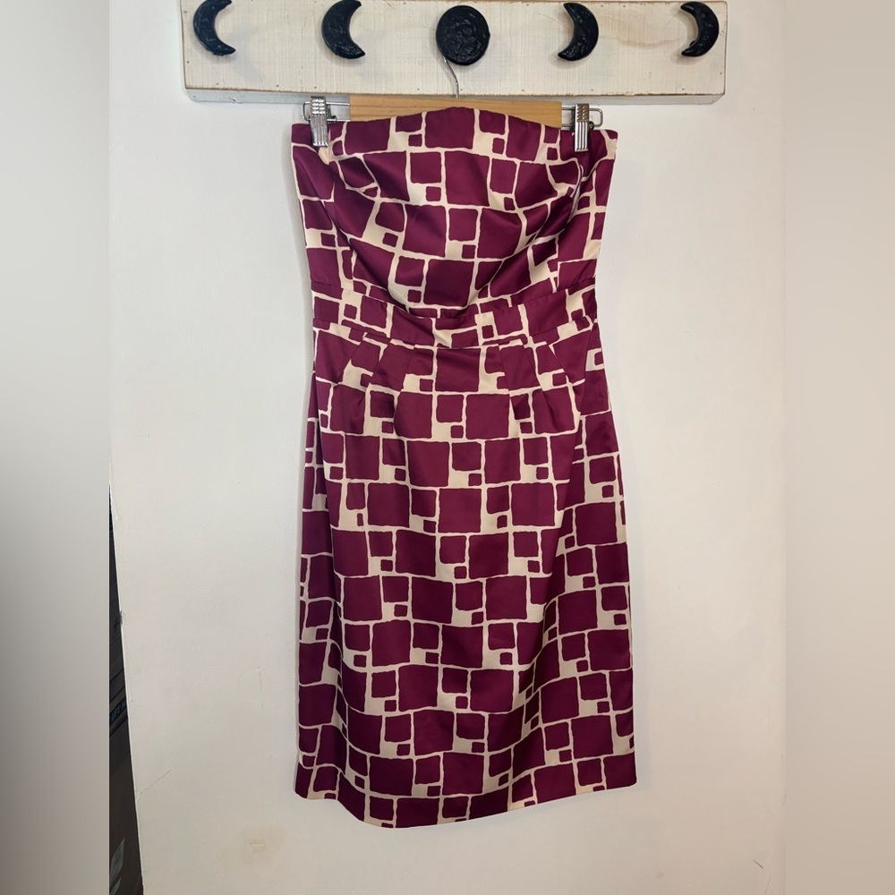 Banana Republic Strapless Dress in Magenta and White Geometric Print